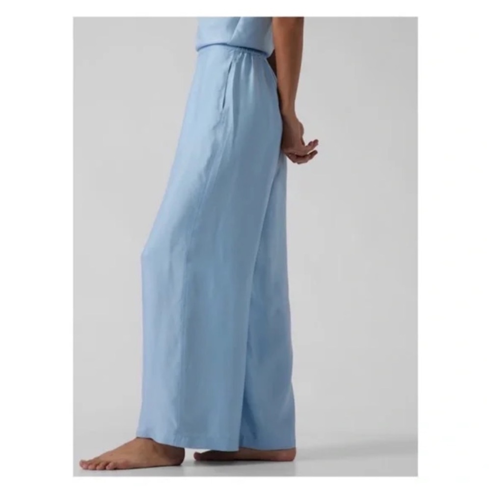 Nwot athleta cloud pant light blue spring $$77 athletic wide leg boho casual